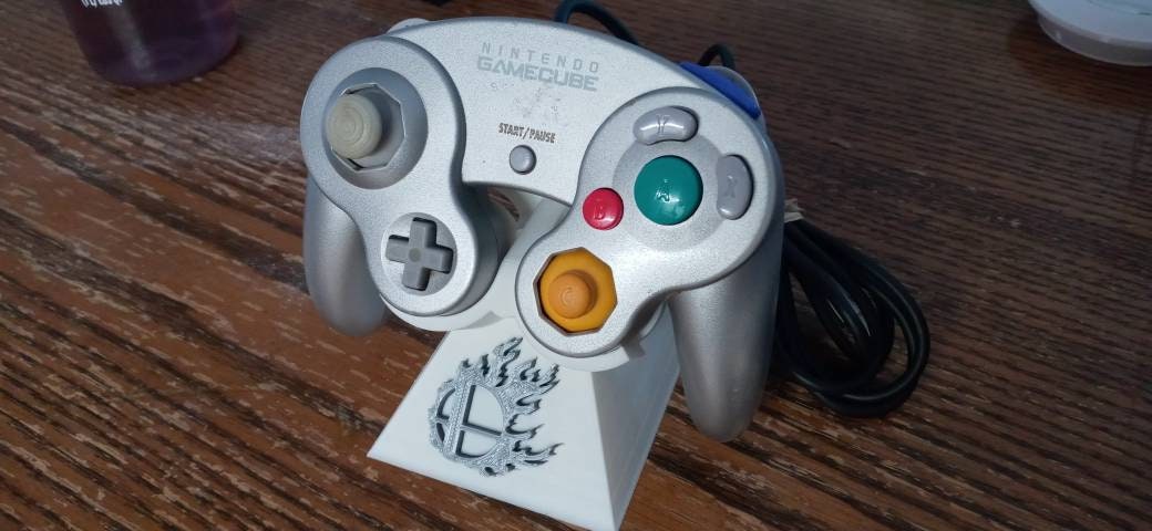 Nintendo GameCube Controller Stand (Smash Fire)