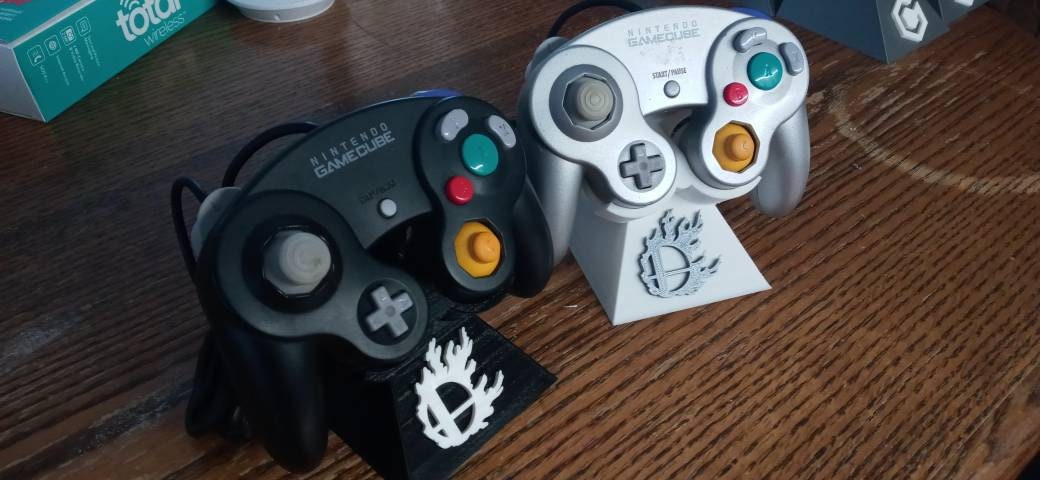 Nintendo GameCube Controller Stand (Smash Fire)