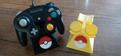 Nintendo GameCube Controller Stand (Pokeball)