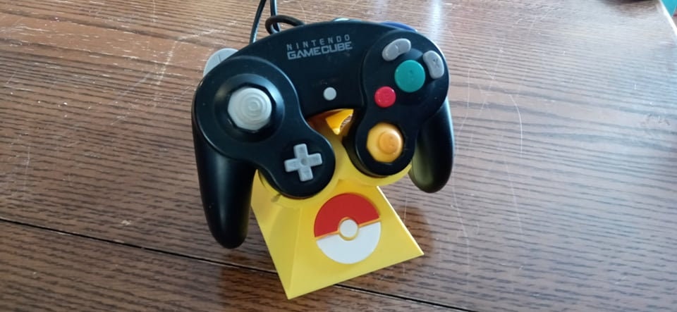 Nintendo GameCube Controller Stand (Pokeball)