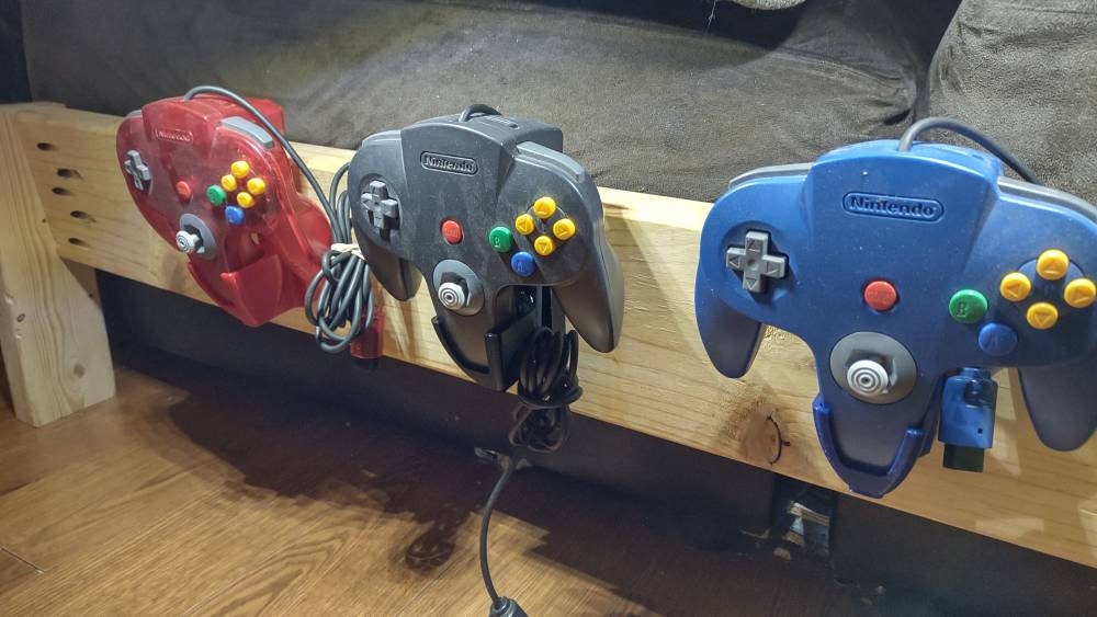 Nintendo 64 Controller "Trophy" Wall Mount