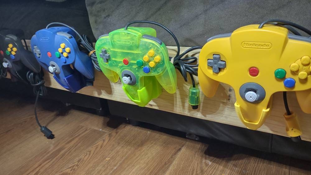 Nintendo 64 Controller "Trophy" Wall Mount