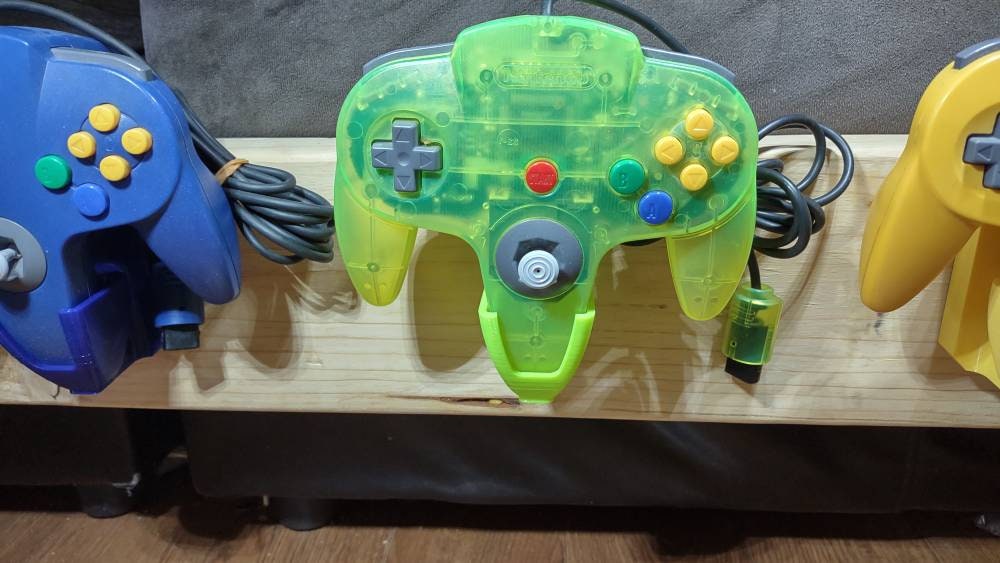 Nintendo 64 Controller "Trophy" Wall Mount